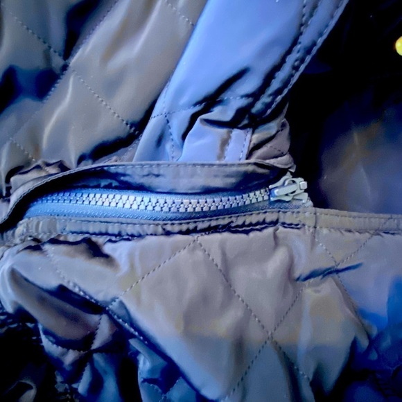 Old Navy Quilted Navy Jacket w/Hoodie Size Large - Picture 10 of 13